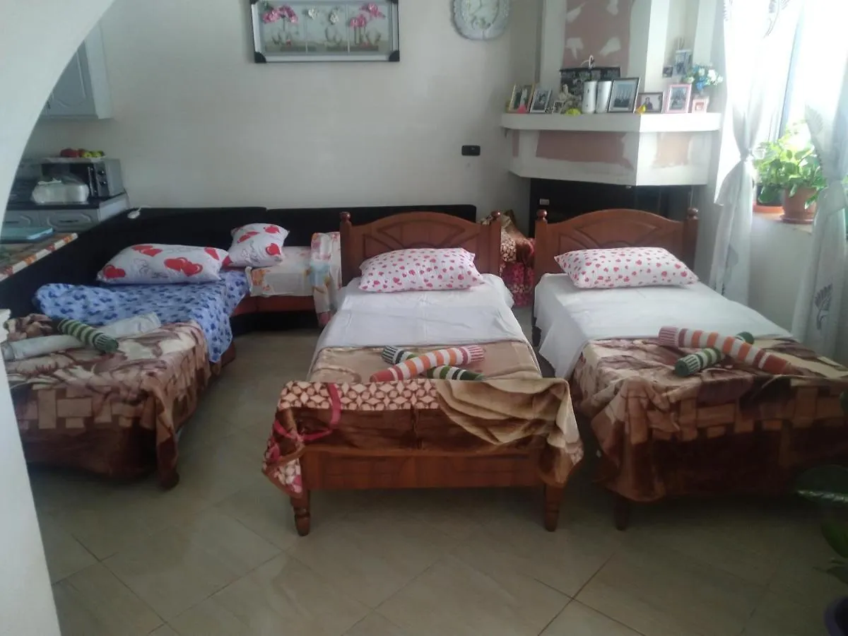 Guest House Bujtina Xhevair Gjoni Bed & Breakfast Nivice